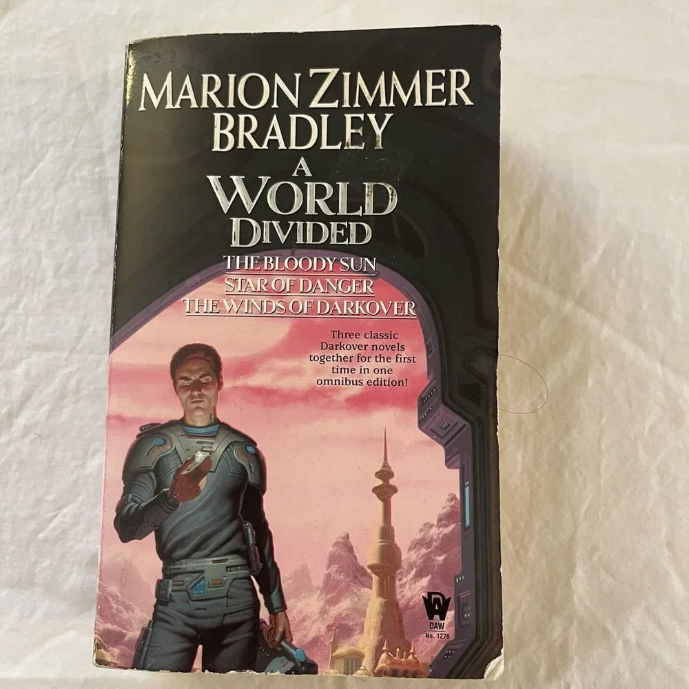 A World Divided: [Darkover Omnibus #5] Marion Zimmer‎ Bradley 1st Ed Paperback